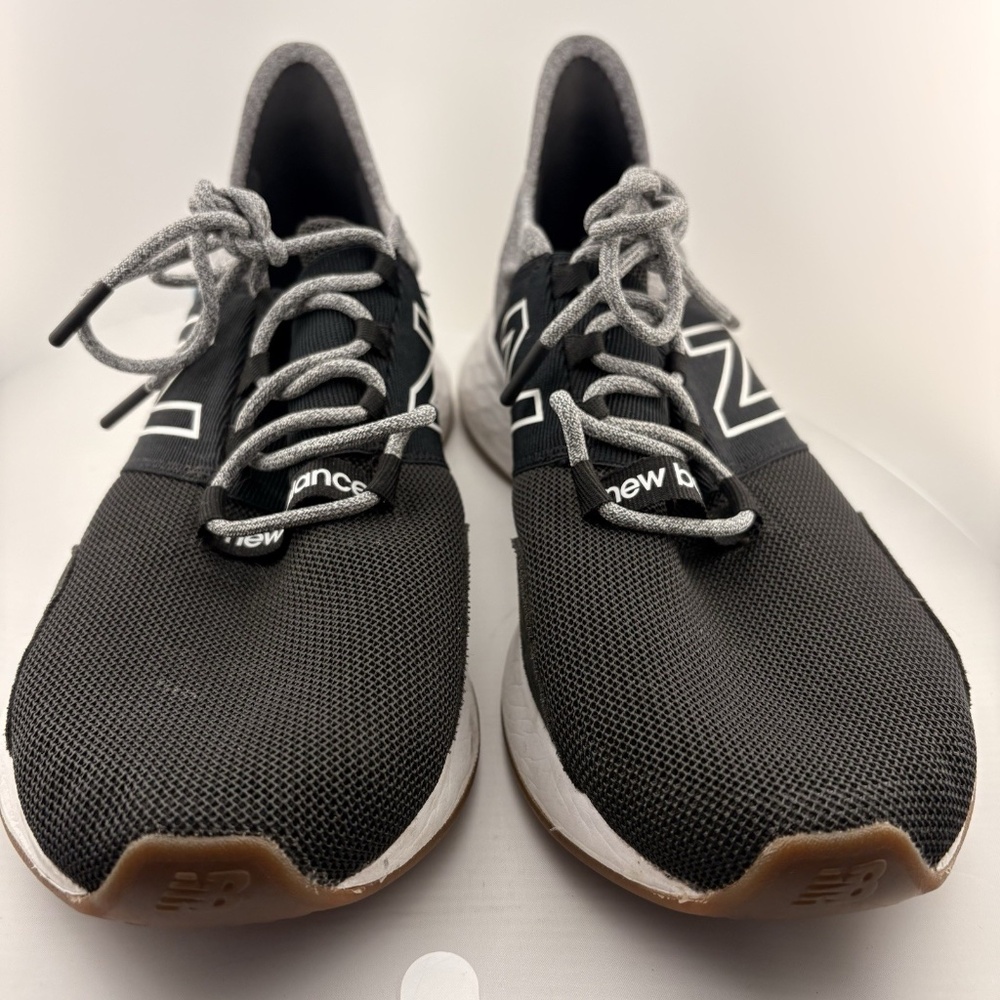 New Balance Women's Fresh Foam Roav Tee Shirt Running Shoes size 11